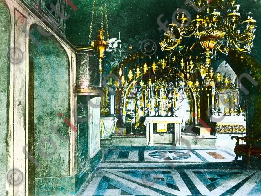 Innenraum der Grabeskirche | Interior of the Holy Sepulchre - Foto foticon-simon-054-012.jpg | foticon.de - Bilddatenbank für Motive aus Geschichte und Kultur